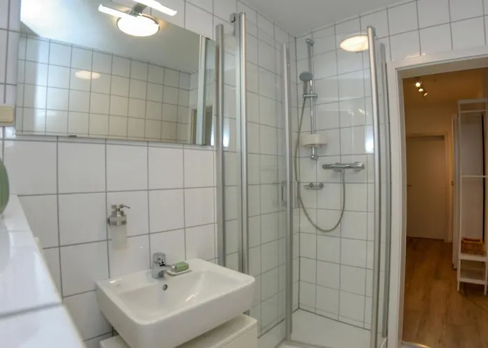 Westfalenhalle, Stadion & Uni Fusslaeufig アパート *